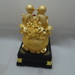 k028 12 150x150 Gia đình khỉ vàng trên túi vàng  đời đời vượng tài K028M