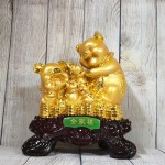 ln030 gia dinh heo vang 2 150x150 Hoàng gia bảy heo vàng trên đống tiền LN030