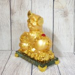 ln034 heo vang bon tu bao 150x150 Vua heo vàng ôm nguyên bảo trên đế thuỷ tinh LN034